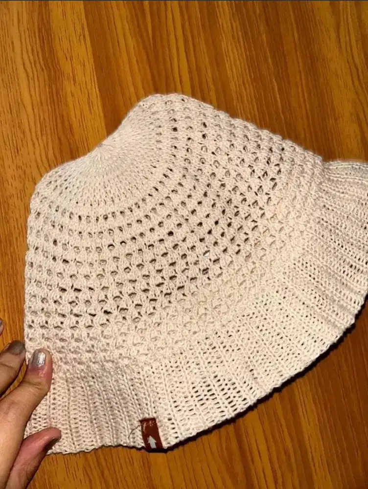 Topi Bucket Anak Warna Cream Made in China Merk Baby Blee (New)