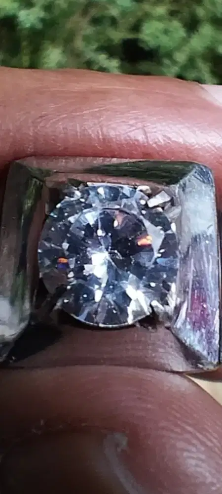 Batu White Moissanite