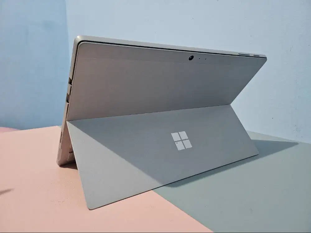 Microsoft Surface Pro 5 Core-i5 256GB Windows 11 Performance No Minus