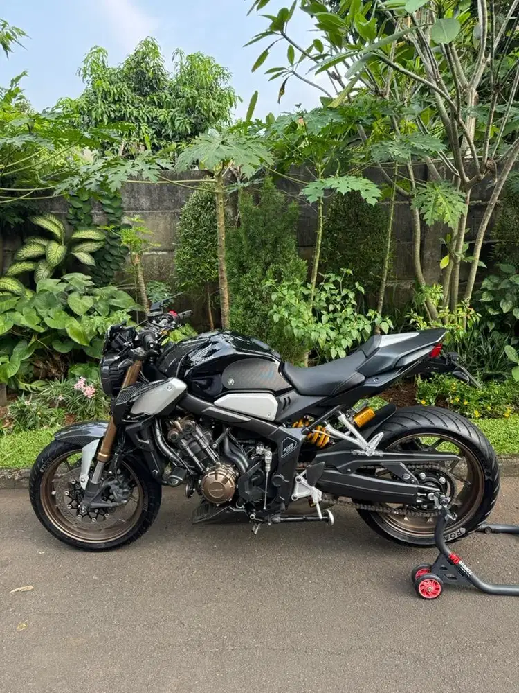 Honda CB650 CB 650 NEO Low Kilometer 1.600 Full Asesoris Mahal