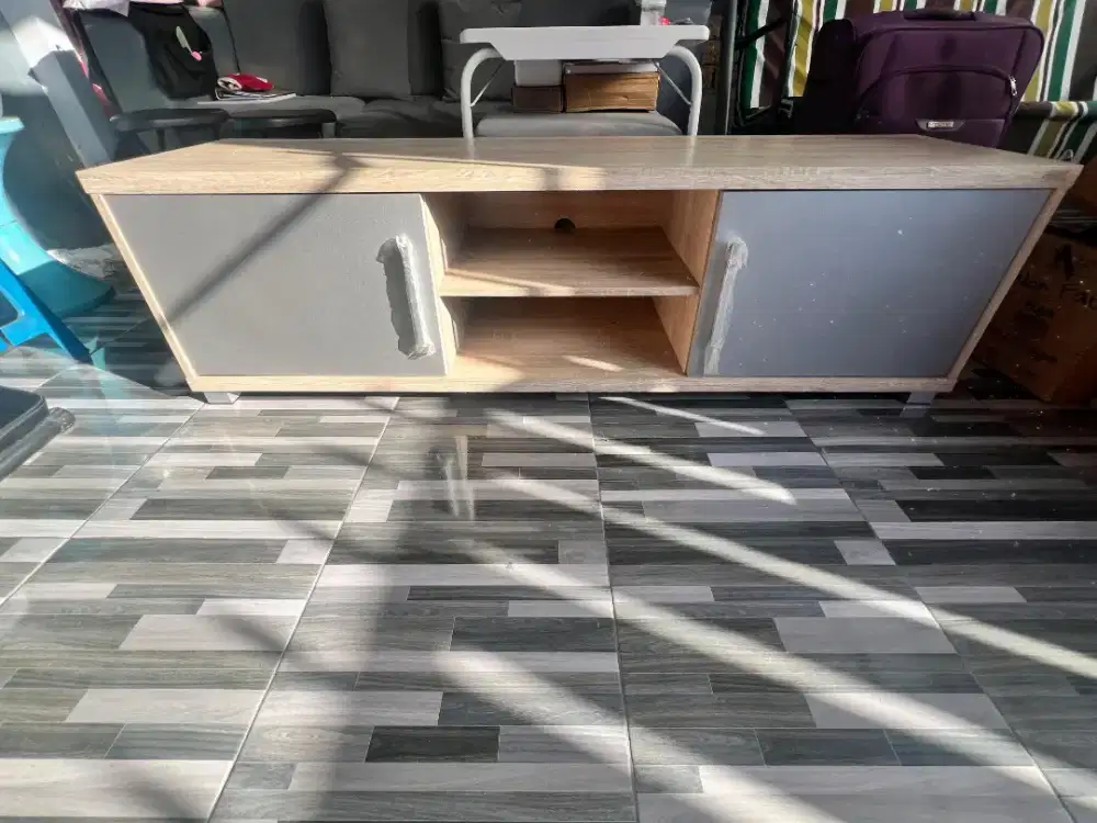 Rak TV, ada lemarinya