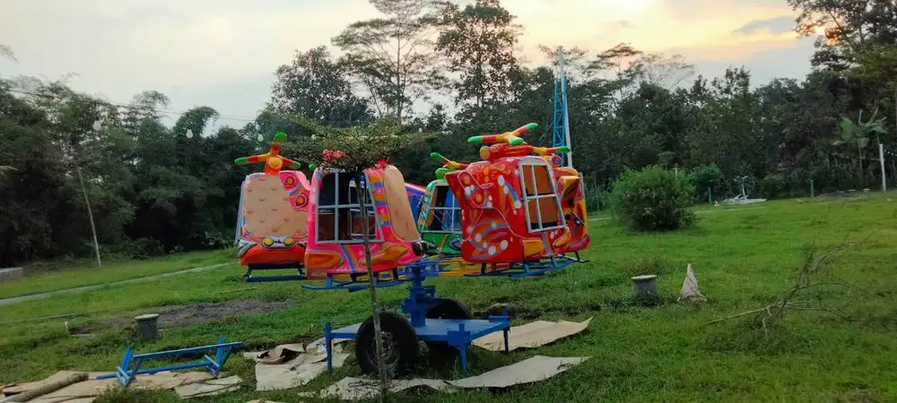 komedi putar helikopter gerobak