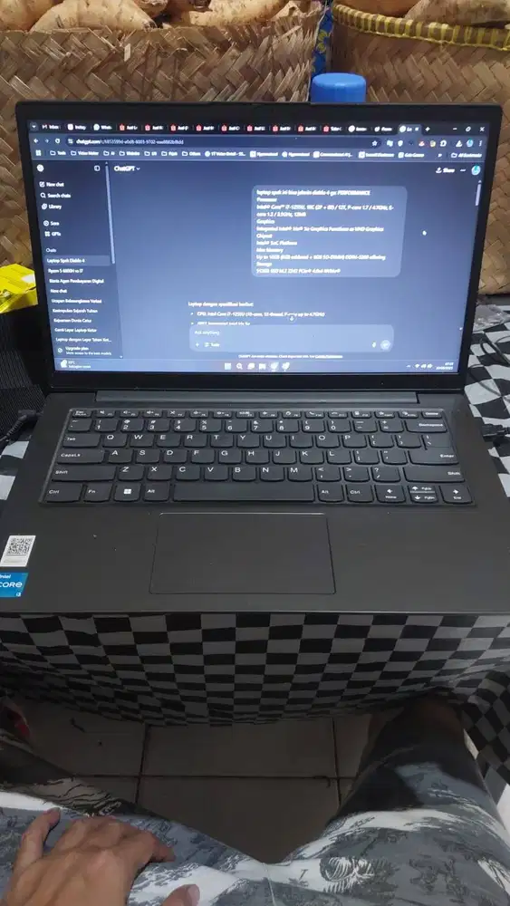 Lenovo V14 Gen 4 IRU Core i3 1315 8GB 256GB SSD Windows 11 Full HD 14