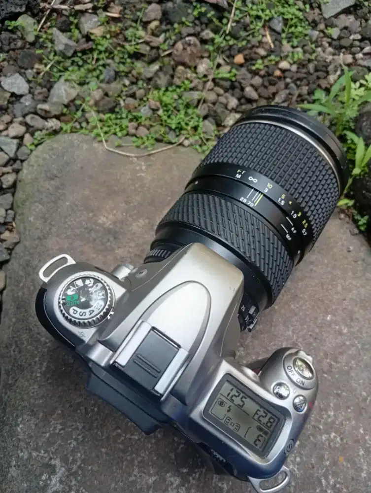 00604) kamera analog - body only NIKON F55