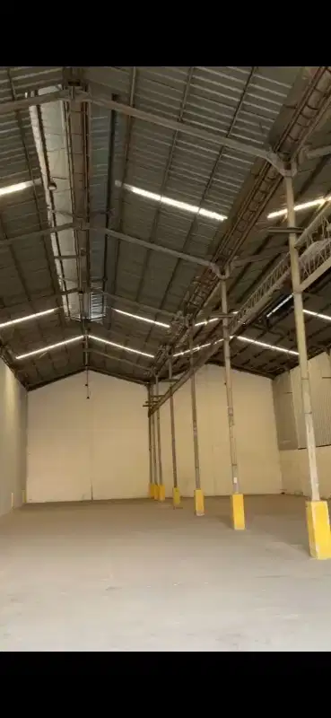 Disewakan gudang gandeng kapuk kamal ada loading dock
