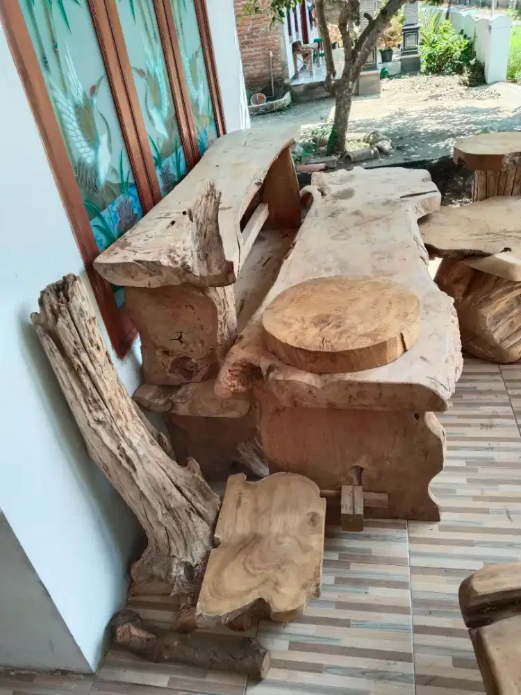 Meja jati utuh tanpa sambung