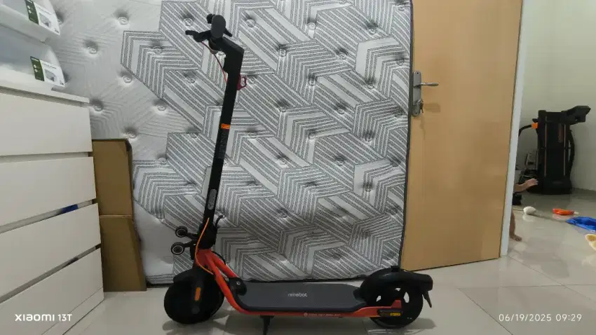 SKUTER LISTRIK SEGWAY NINEBOOT D28