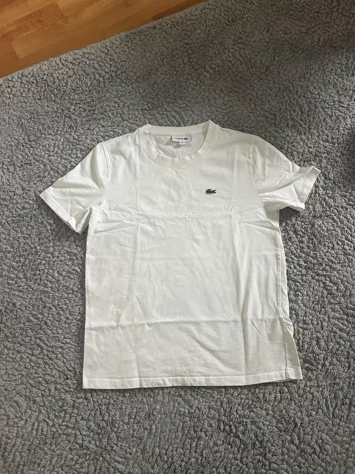 Kaos Lacoste size M LD 105 panjang 70 kondisi 90%