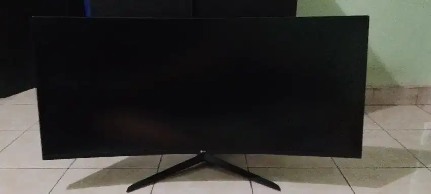 LG Monitor Komputer Curve