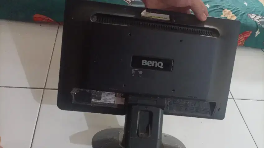 1 set Monitor dan CPU