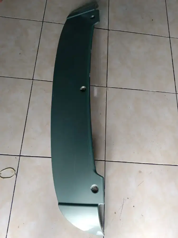 Spoiler dan garnis mobil kijang Innova