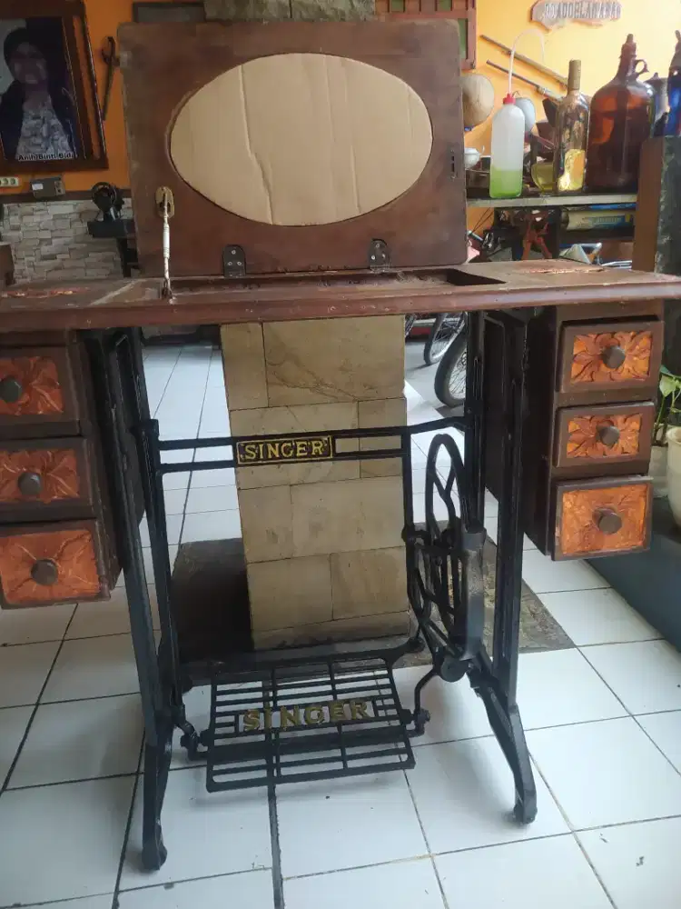 Meja rias kaki mesin kayujati