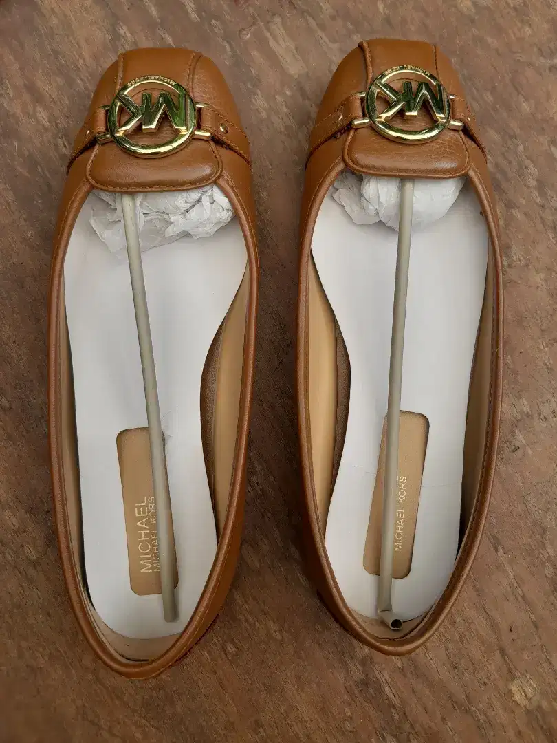 Sepatu Flat merk MK Falcon ori Coklat