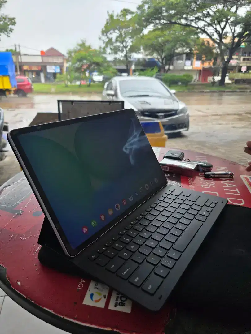 Jual tab s10 fe plus dengan keyboae