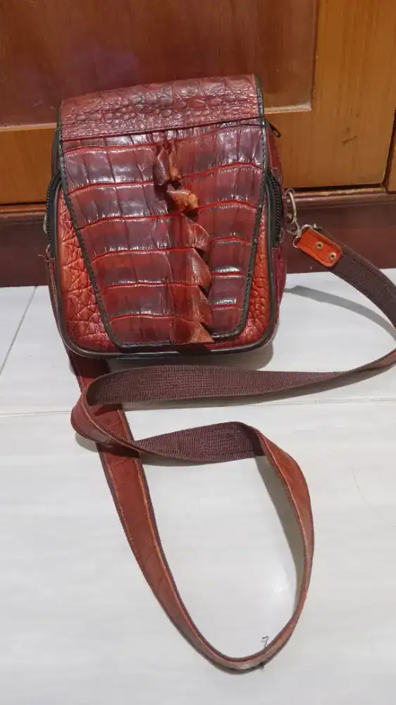 Jual Tas kulit buaya asli