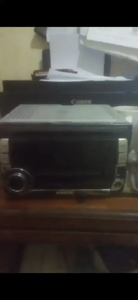Audio mobil merek Kenwood