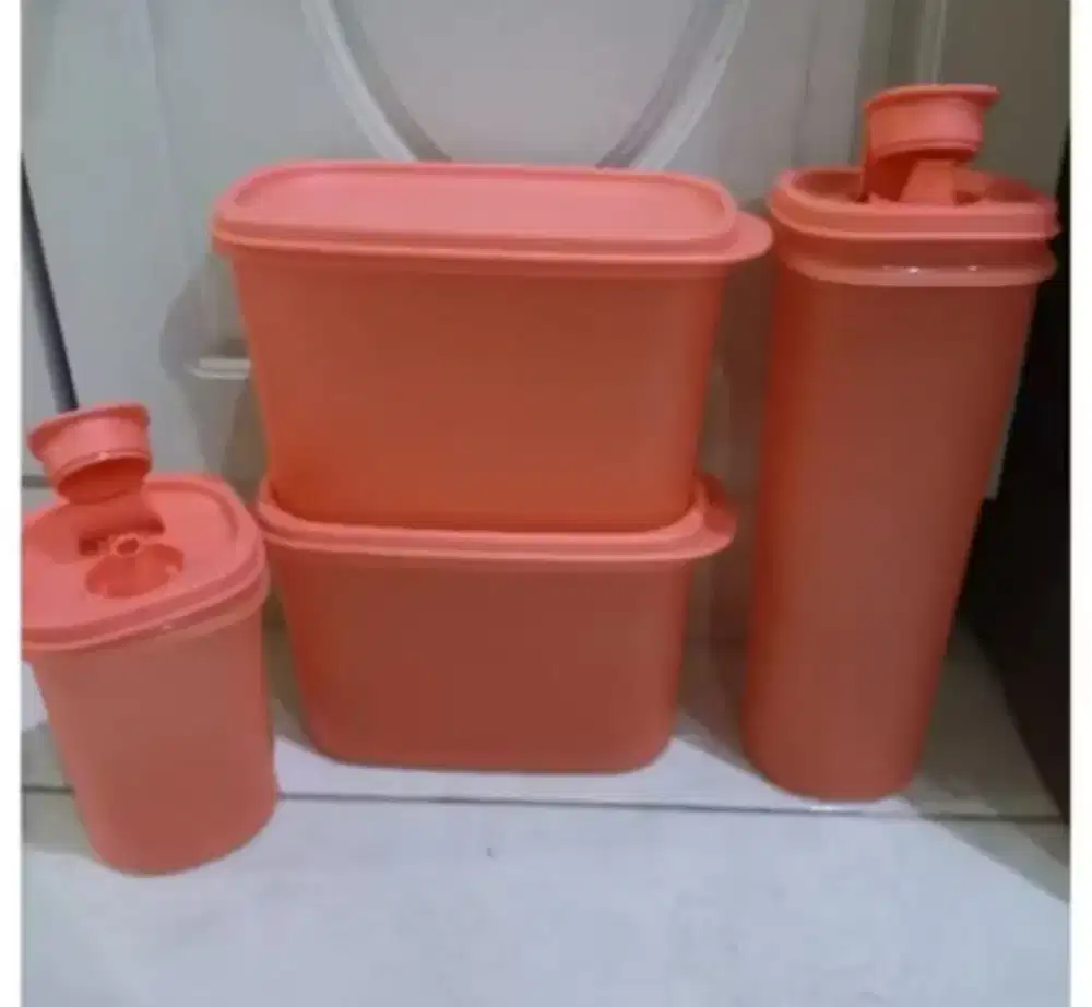 Tupperware smart saver quava set 4pcs