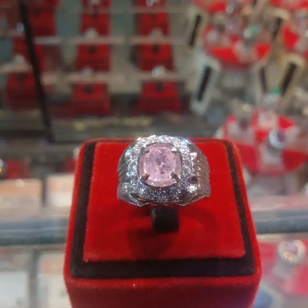 Natural pink sapphire
