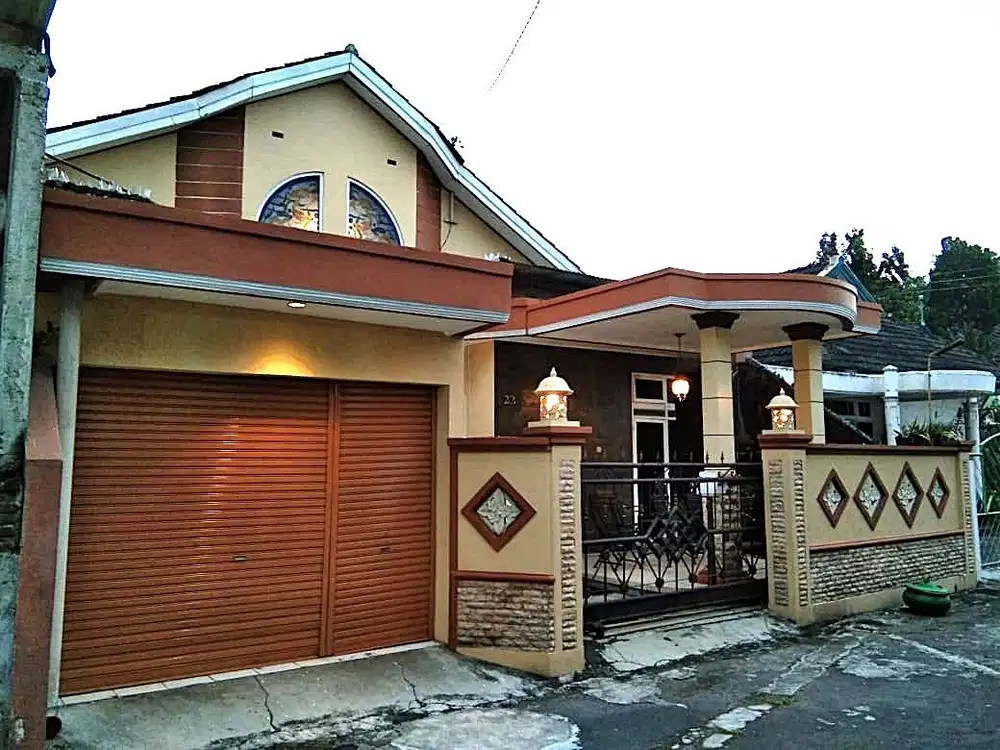 DIJUAL RUMAH SIAP HUNI - SEMI FURNISHED - MAGELANG