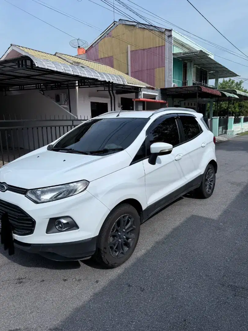Di jual ford ecosport titanium matic dengan kondisi super istimewa