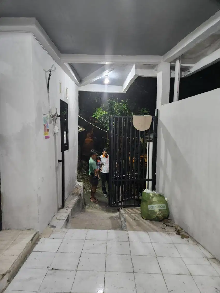 Kost khusus wanita kamar mandi bersama jalan bahari cipete
