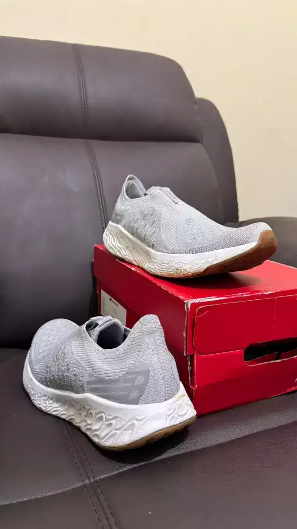 Sepatu New Balance Slip on (42) running