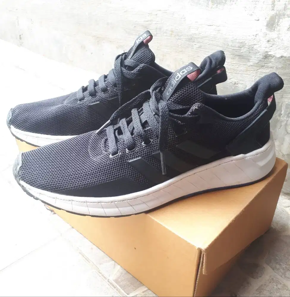 Sepatu Adidas Questar Ride Running
