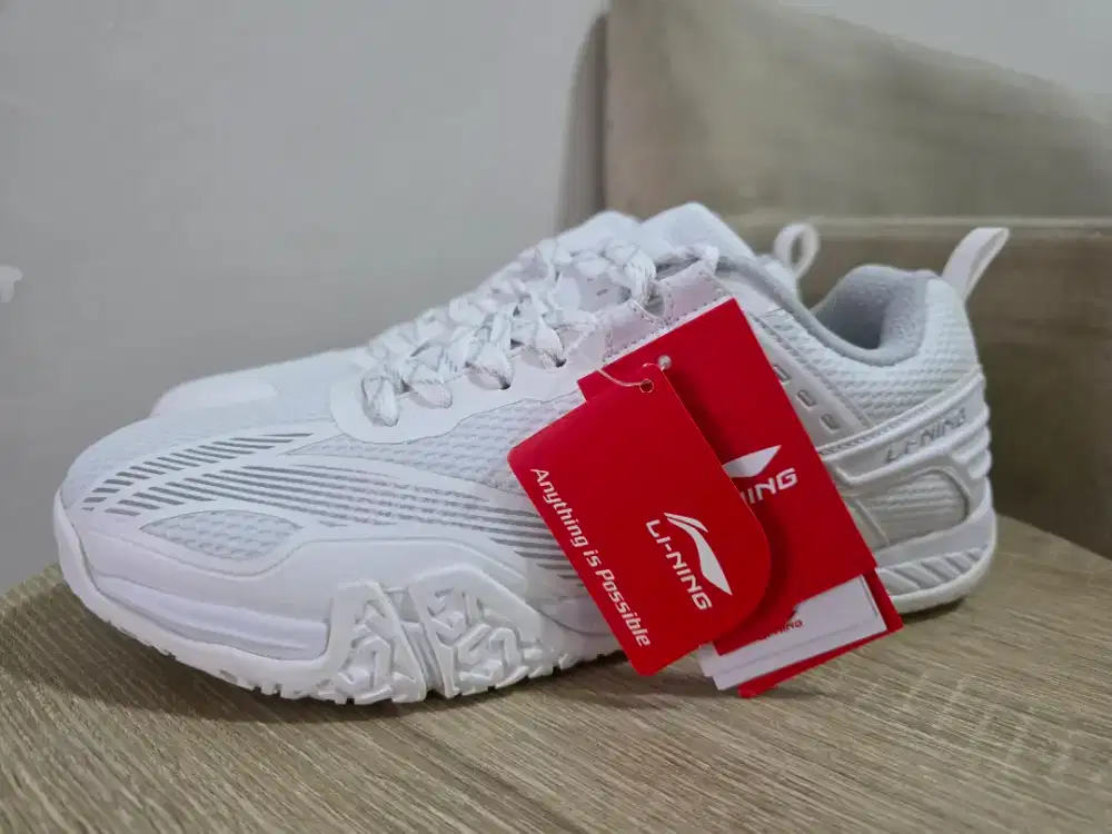 SEPATU BADMINTON LI NING SAGA LITE 8