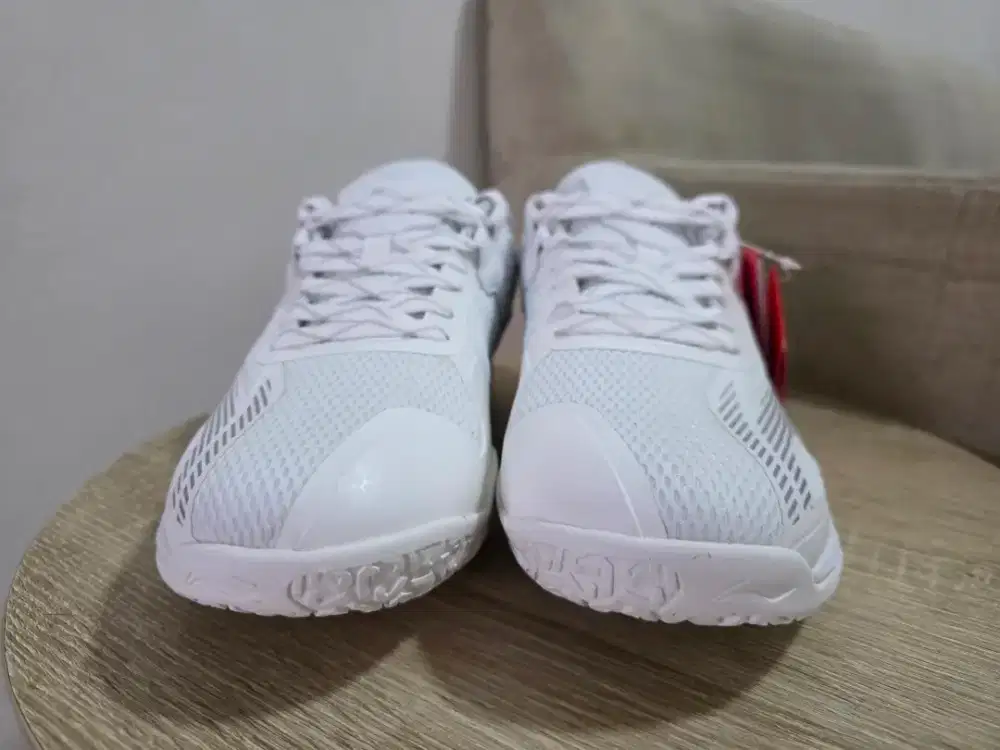 SEPATU BADMINTON LI NING SAGA LITE 8