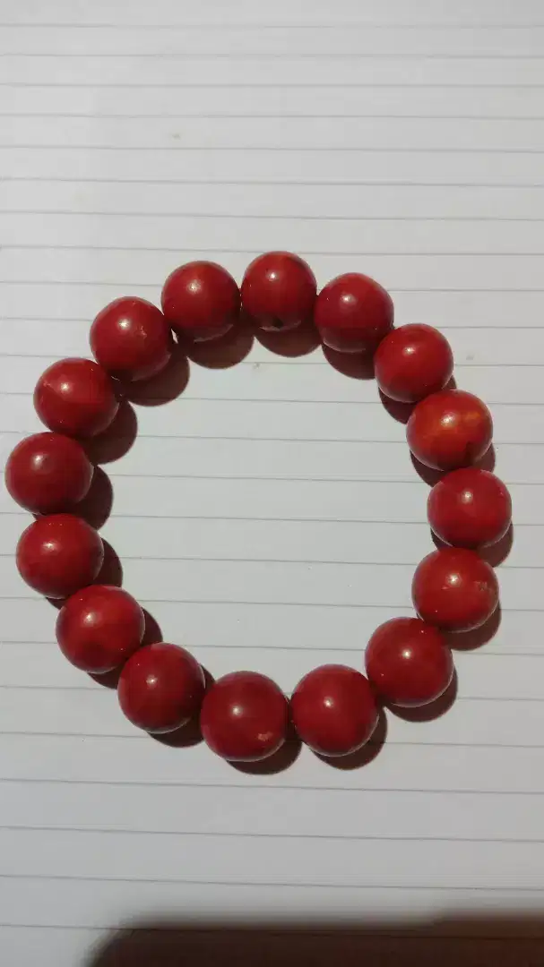 Gelang  marjan warna mirah darah