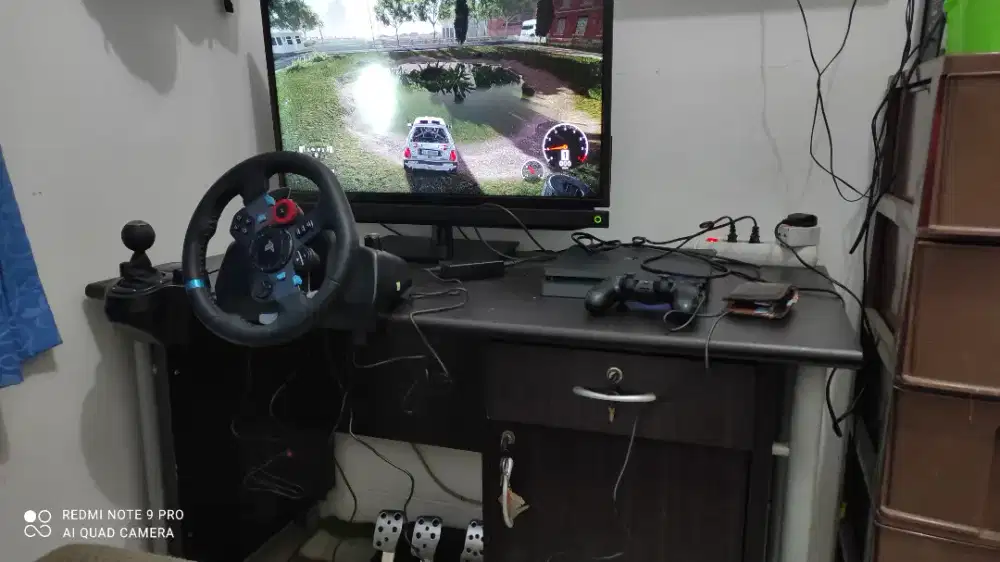 Logitech G 29 steering wheel