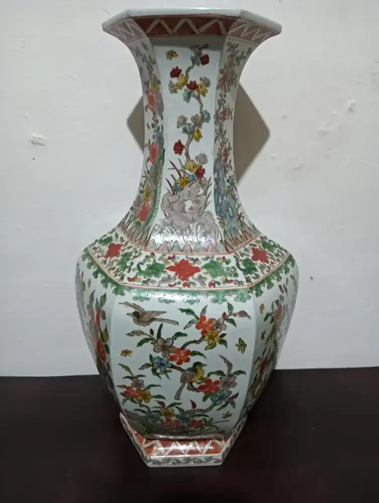 Vas antik warna warni segienam