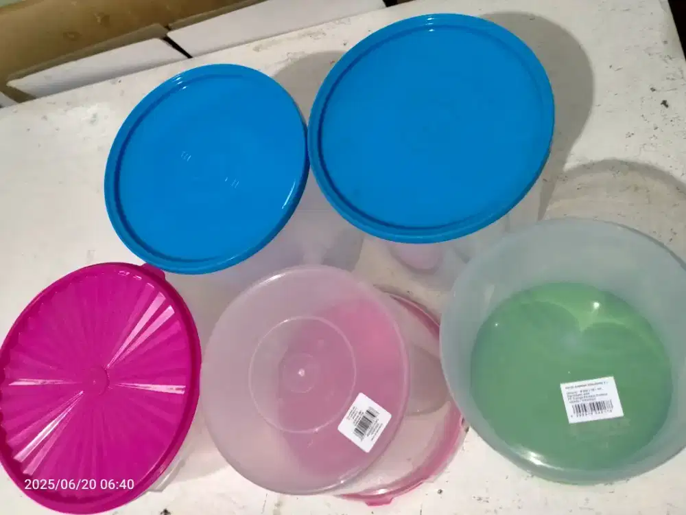 Toples wadah plastik