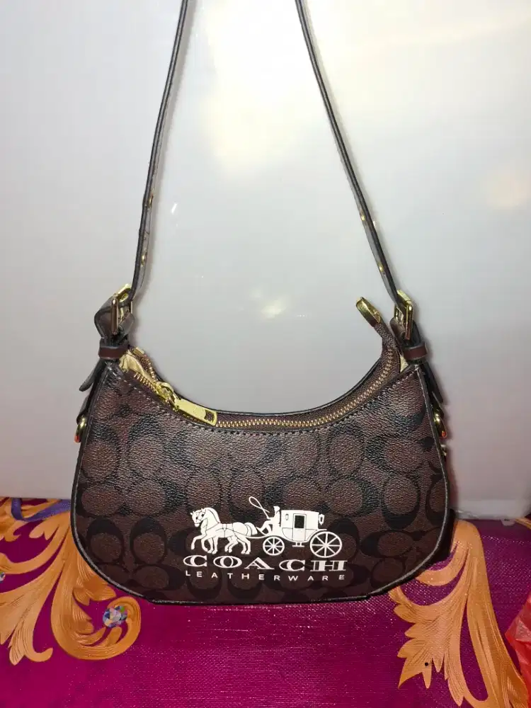 Tas merk coach warna coklat