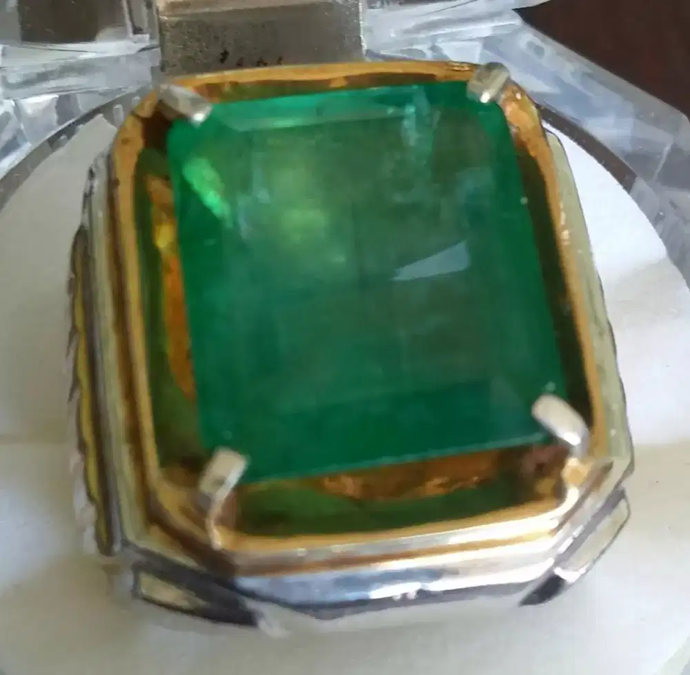 Cincin jambrut colombiya