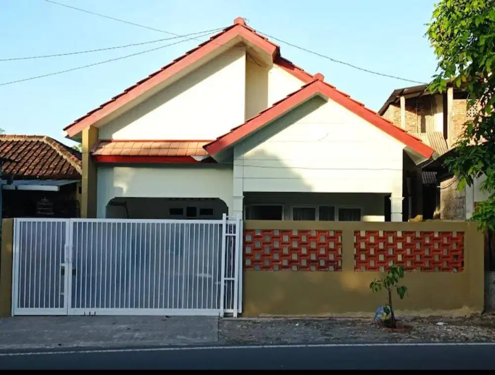 Dijual Rumah Tinggal Siap Pakai (Dekat Pasar Wonokromo)