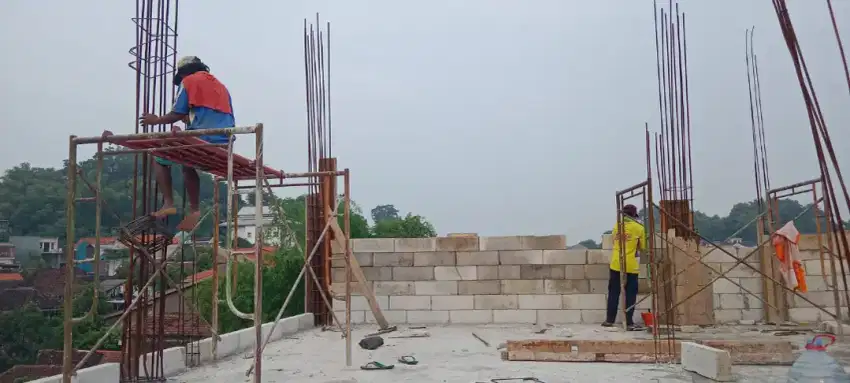 Helper di Gresik