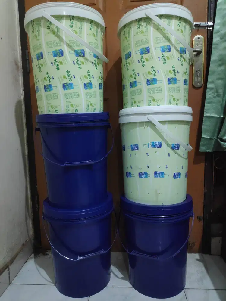 Ember, kuat, tidak pecah meskipun dibanting