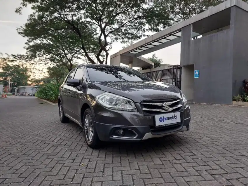 TDP 5jt Suzuki SX4 Abu-Abu 1.5 S-Cross AT 2017 SMF