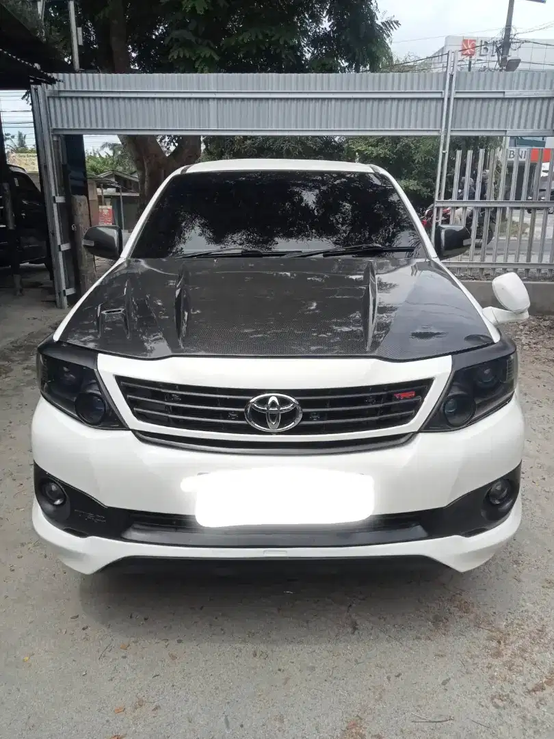 Kap Mesin Karbon Fortuner