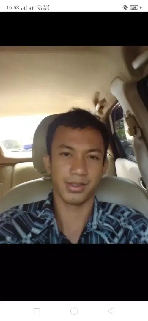 Mencari pekerjaan sebagai supir,art,penjaga lansia atau ketiga nya