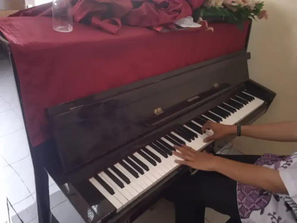Dijual Piano Akustik