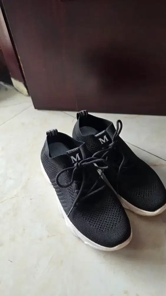 Sepatu sport olahraga lari fashion wanita kekinian