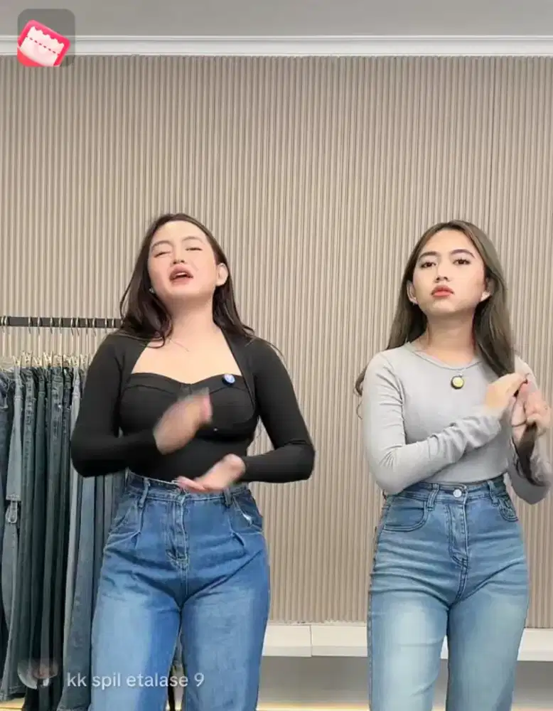 Di cari karyawan host live streming