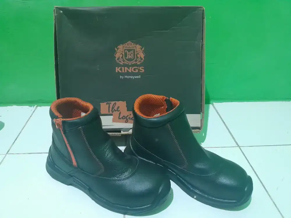 Sepatu safety kings baru