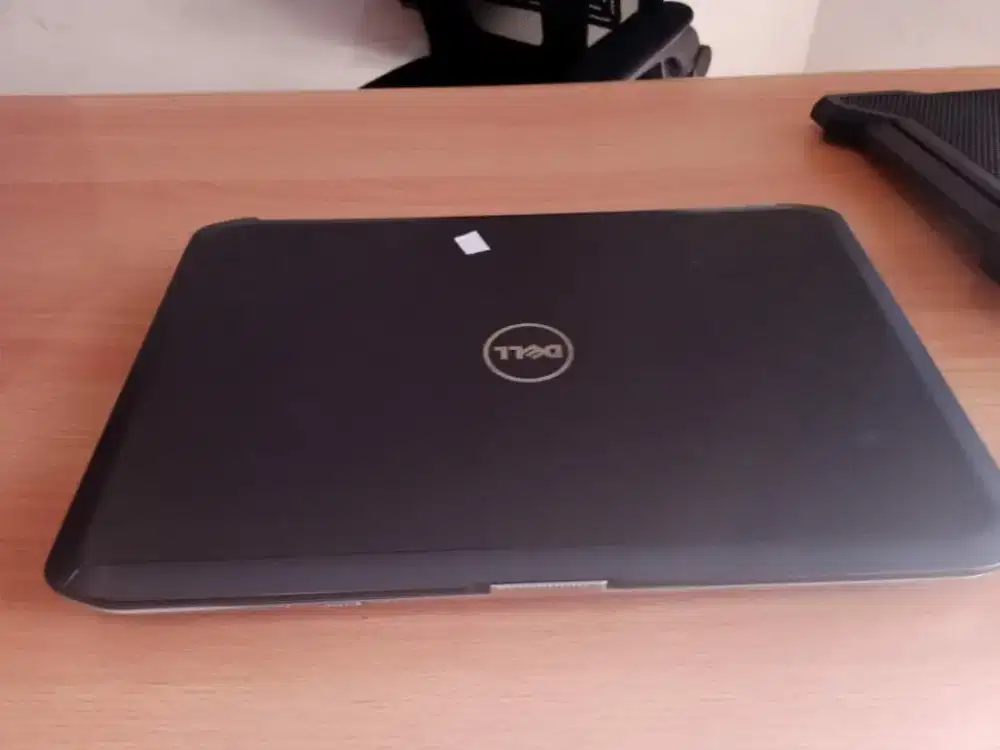 Menjual laptop dan mesin printer