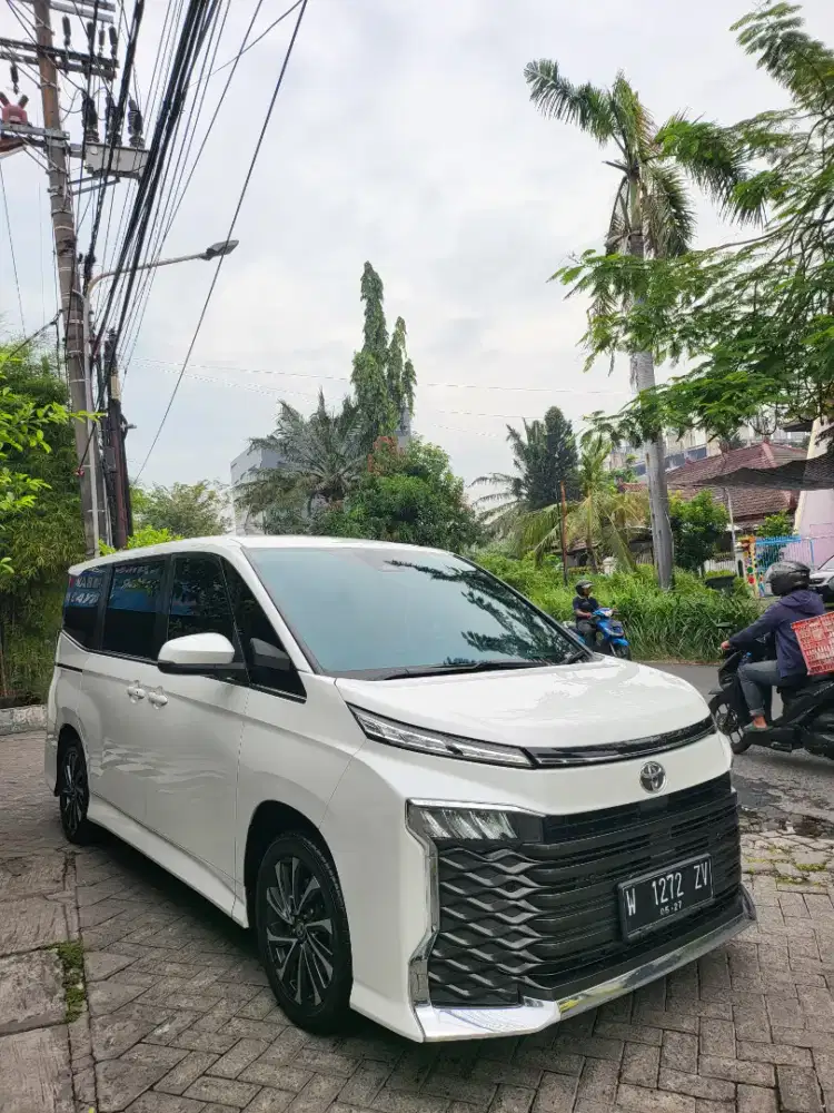 [Gress Mobil Kutisari]Voxy 2.0 Cvt Tss AT Tahun 2022 Like New