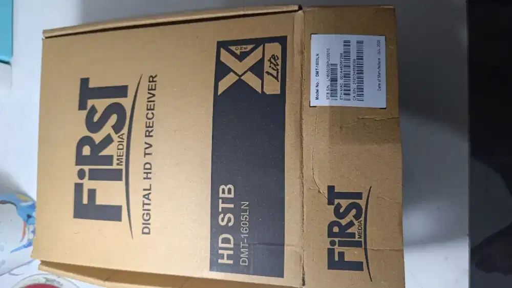 Digital HD TV receiver dan remote tv kabel