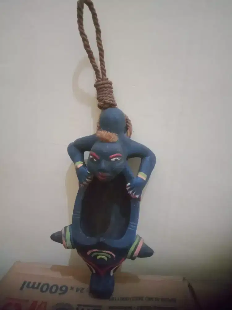 hiasan atau pajangan