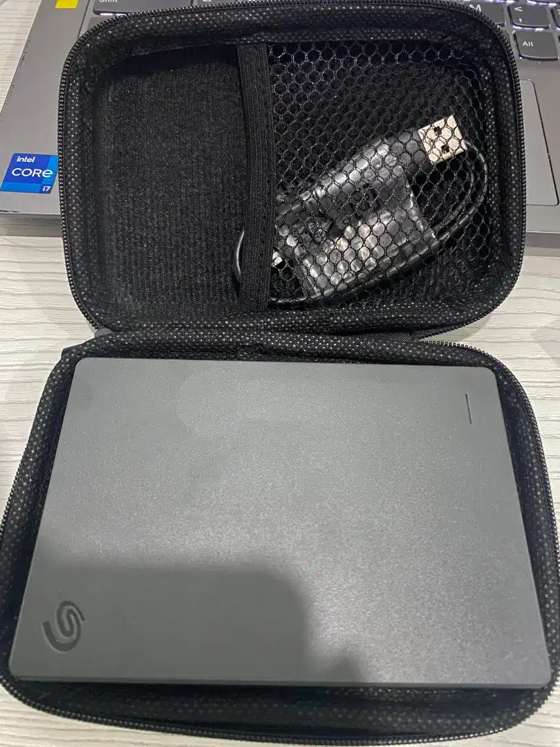 Harddisk External Seagate 1TB kondisi Mulus 100%